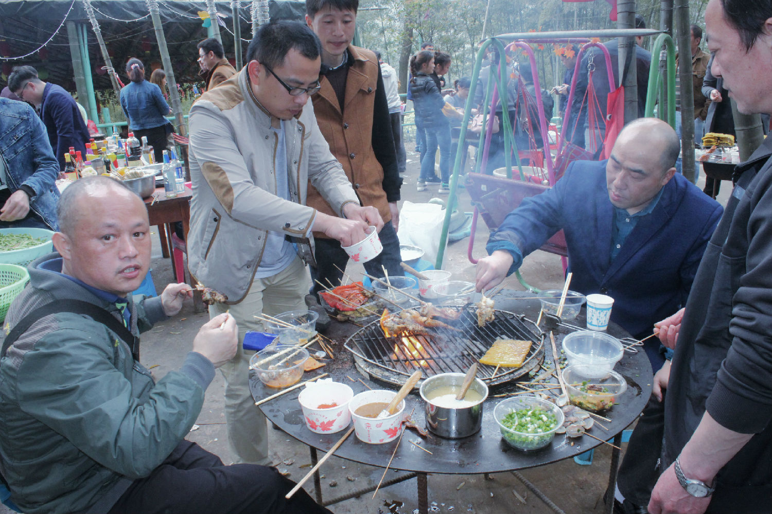 公(gōng)司集體戶外野炊活動 公司集體戶外野炊活動