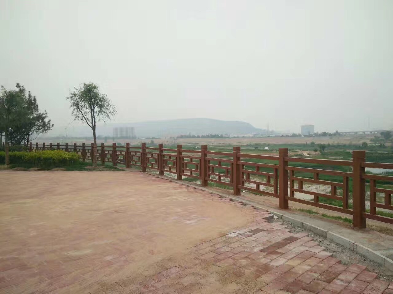 1.8米方格仿木護欄 (40).jpg