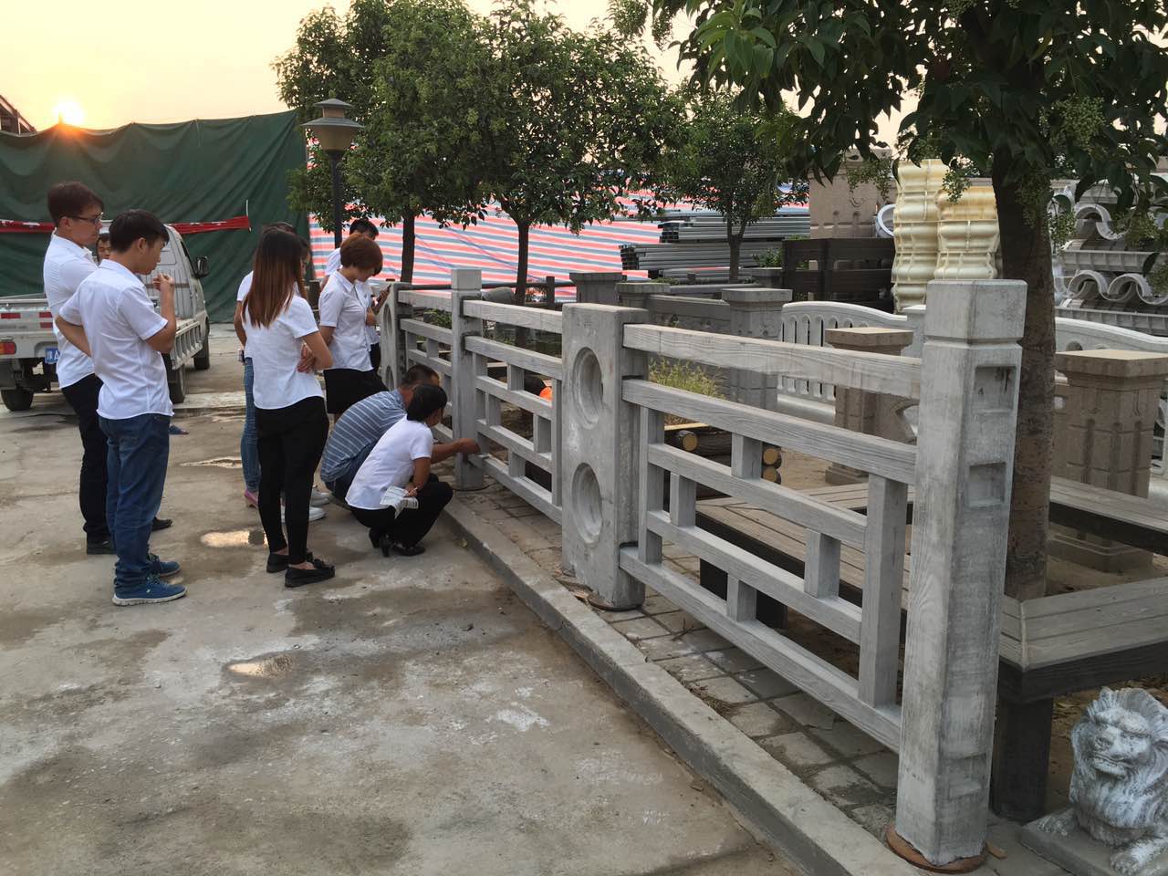 1.8米（mǐ）方格仿木護欄 (4).jpg