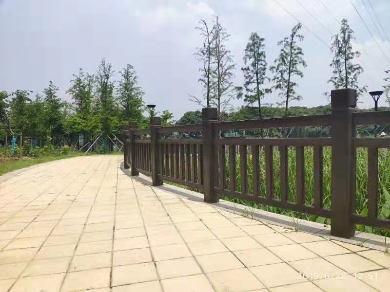 1.8米（mǐ）國標仿木護欄 (9).jpg